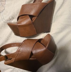 Steve Madden plataform strapped beautiful
